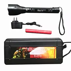 Đèn pin Police USA ánh sáng vàng chịu nước IPX5